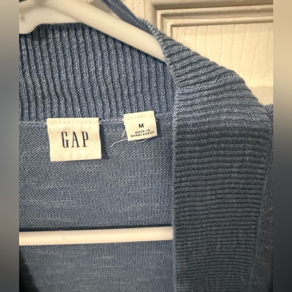 GAP Women's Soft Blue Cardigan - Picture 3 of 3